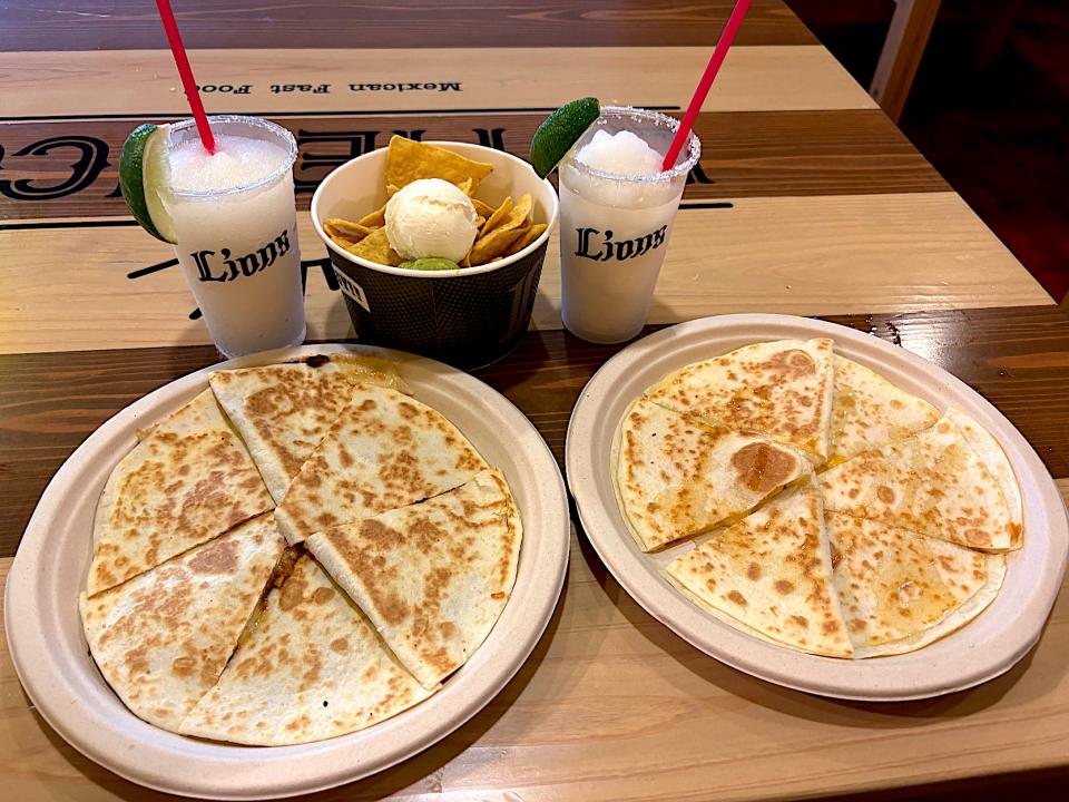 ポークケサディーヤ、チーズ&ハニーケサディーヤ